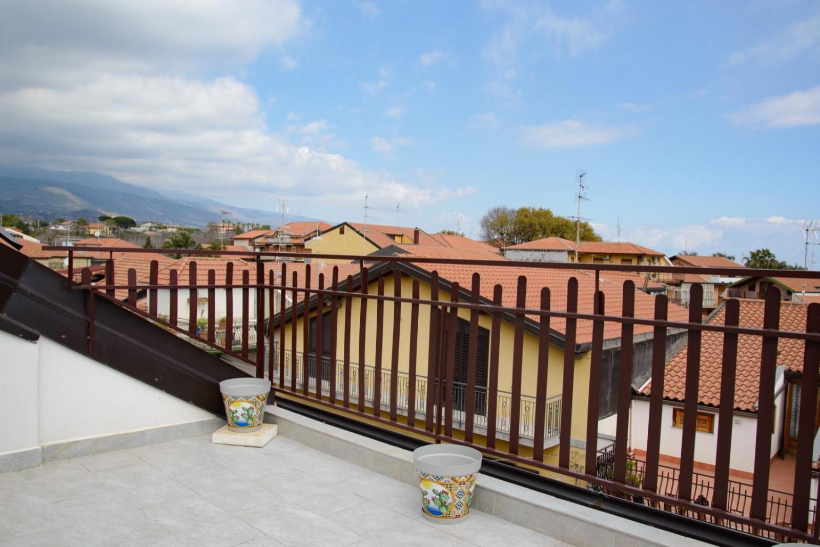 Il Sole Dell'Etna Aci SantʼAntonio Exterior foto